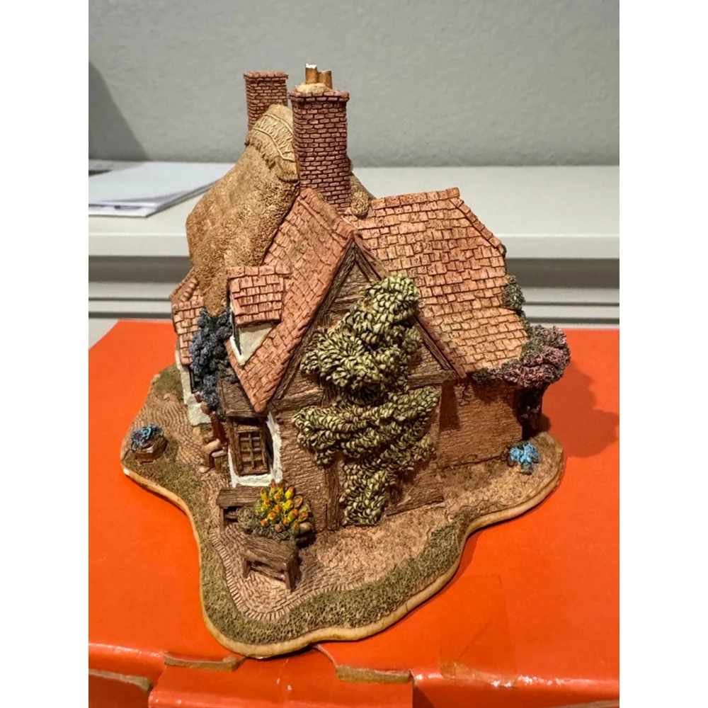 Lilliput Lane Blue Boar Cottage Sculpture figurine with deed